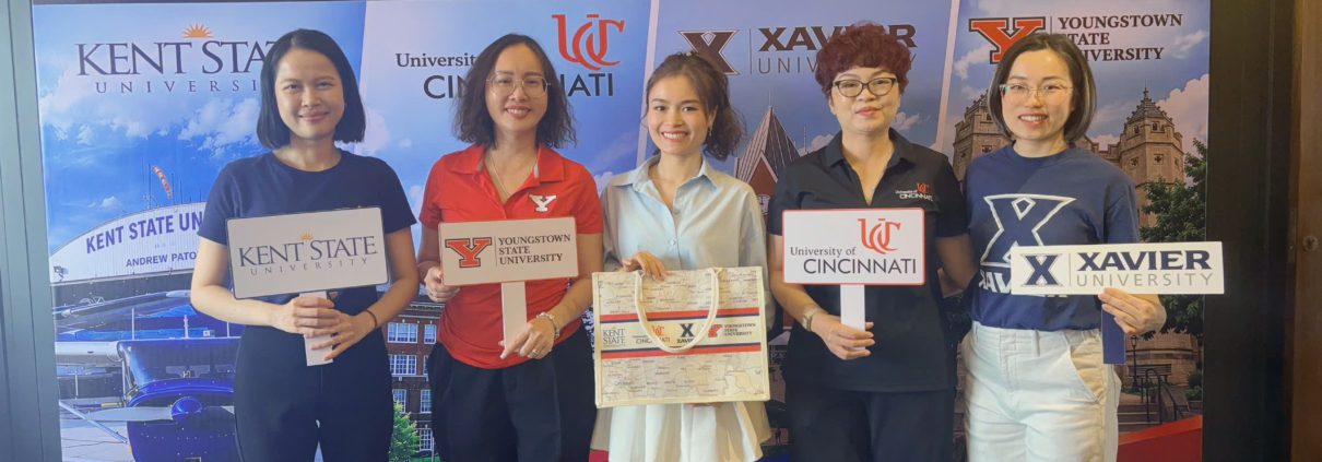 Đại diện The Kingdom Edu tham gia chương trình hội thảo