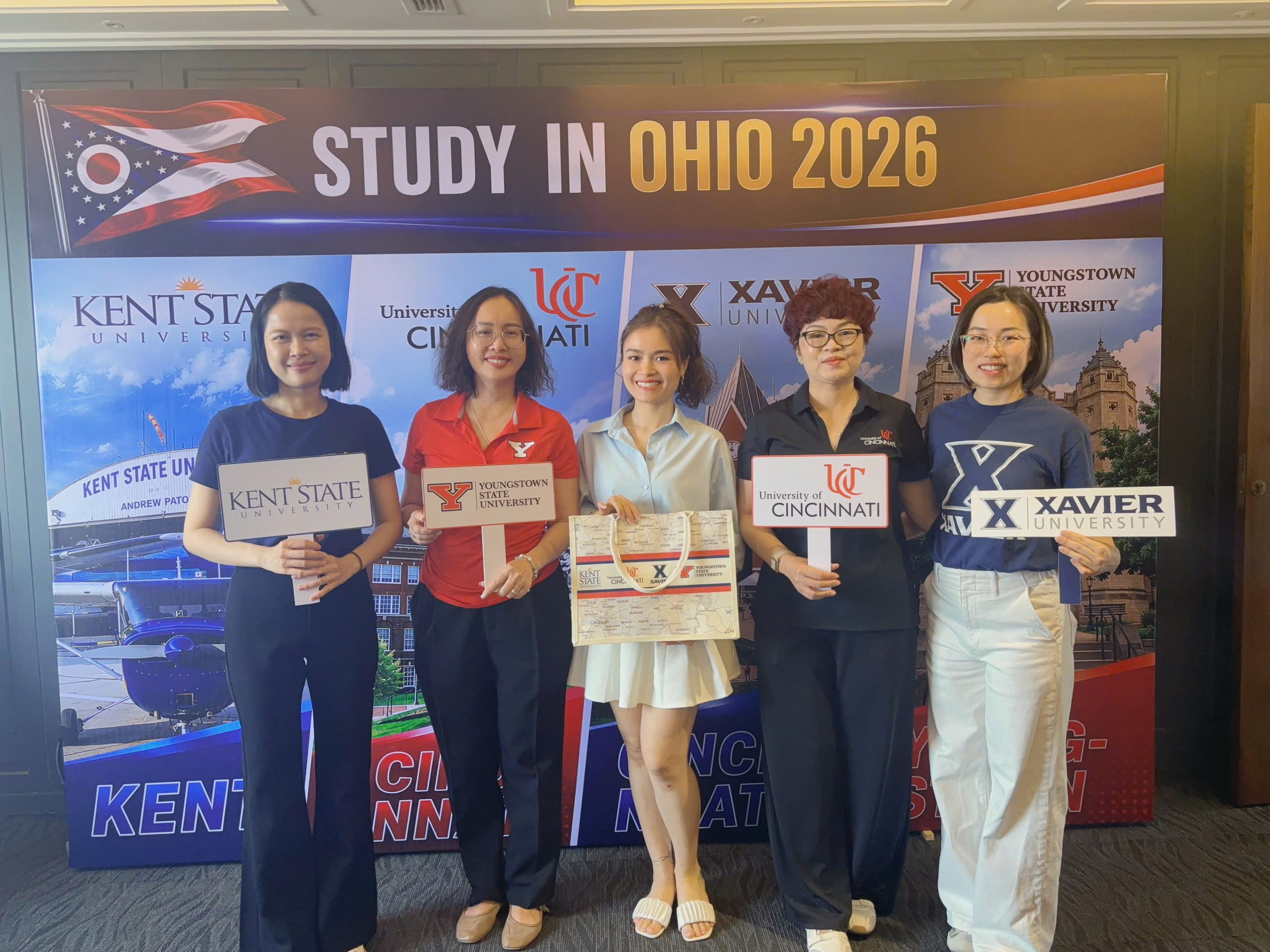 Đại diện The Kingdom Edu tham gia chương trình hội thảo