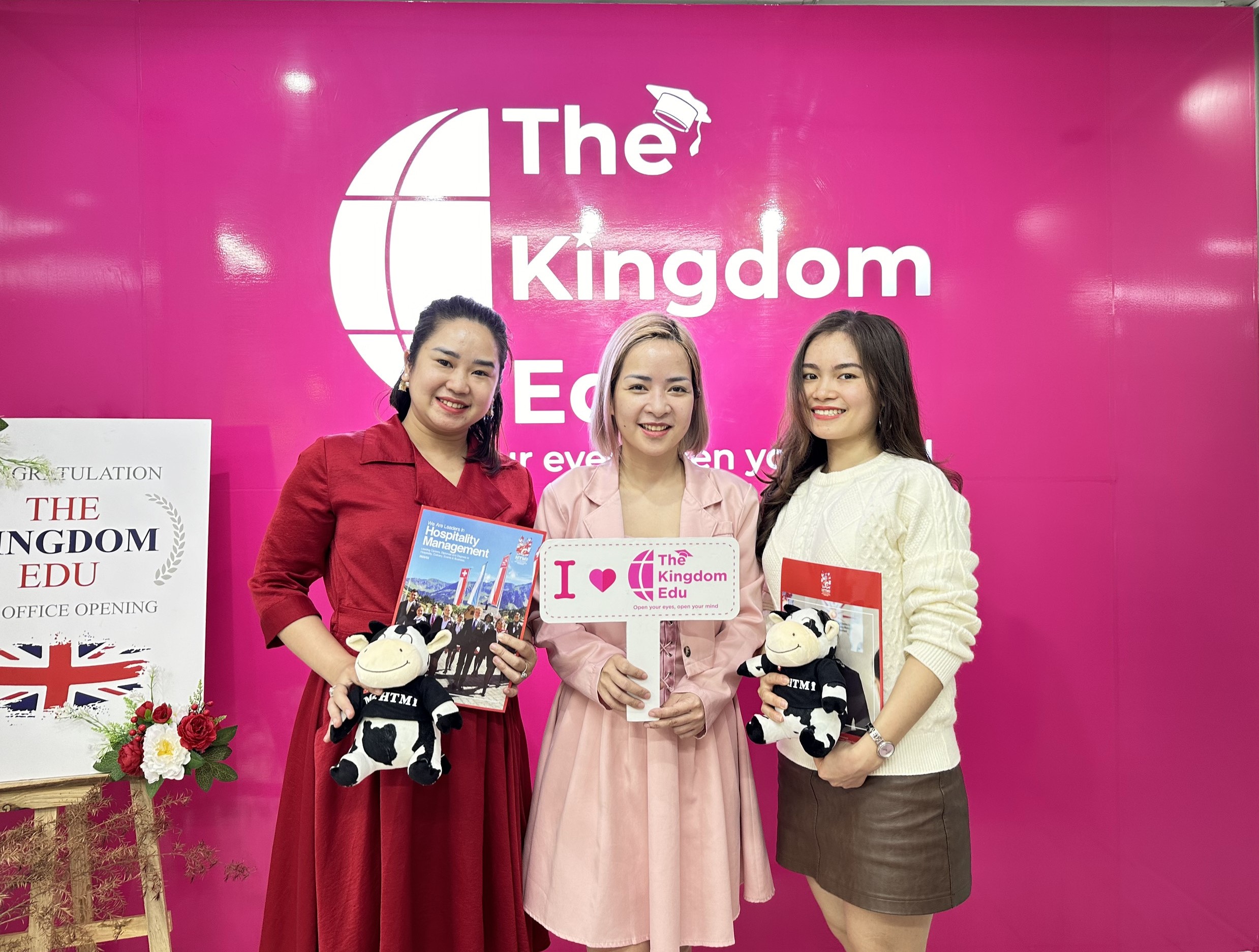 Ms.Lucy Đai diện trường HTMi tại Việt Nam đến thăm văn phòng The Kingdom Edu và cập nhật các thông tin về chương trình học bổng mới nhất 2024