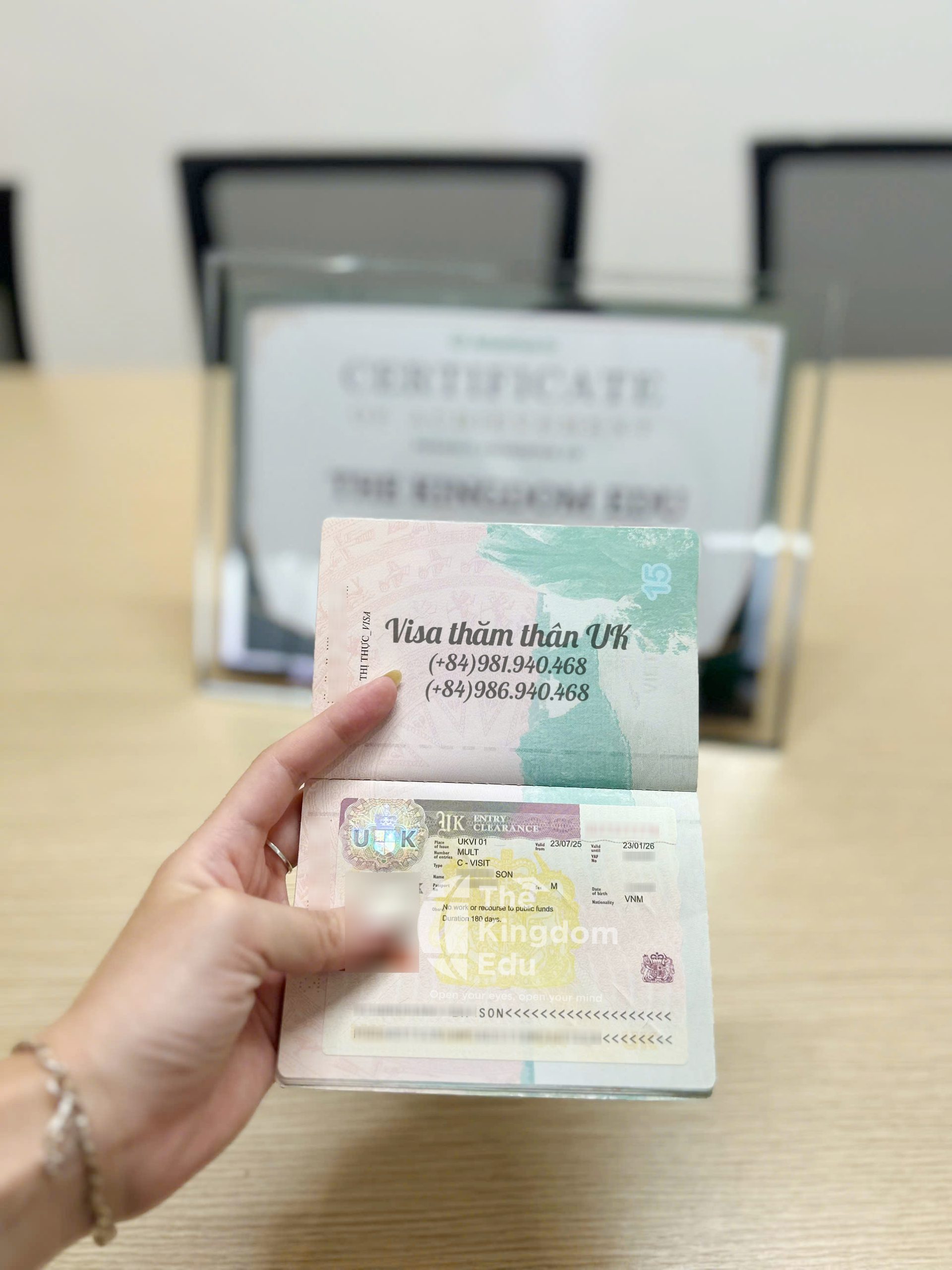 Khách hàng nhận visa thăm thân Anh Quốc khi sử dụng dịch vụ trọn gói tại The Kingdom Visa