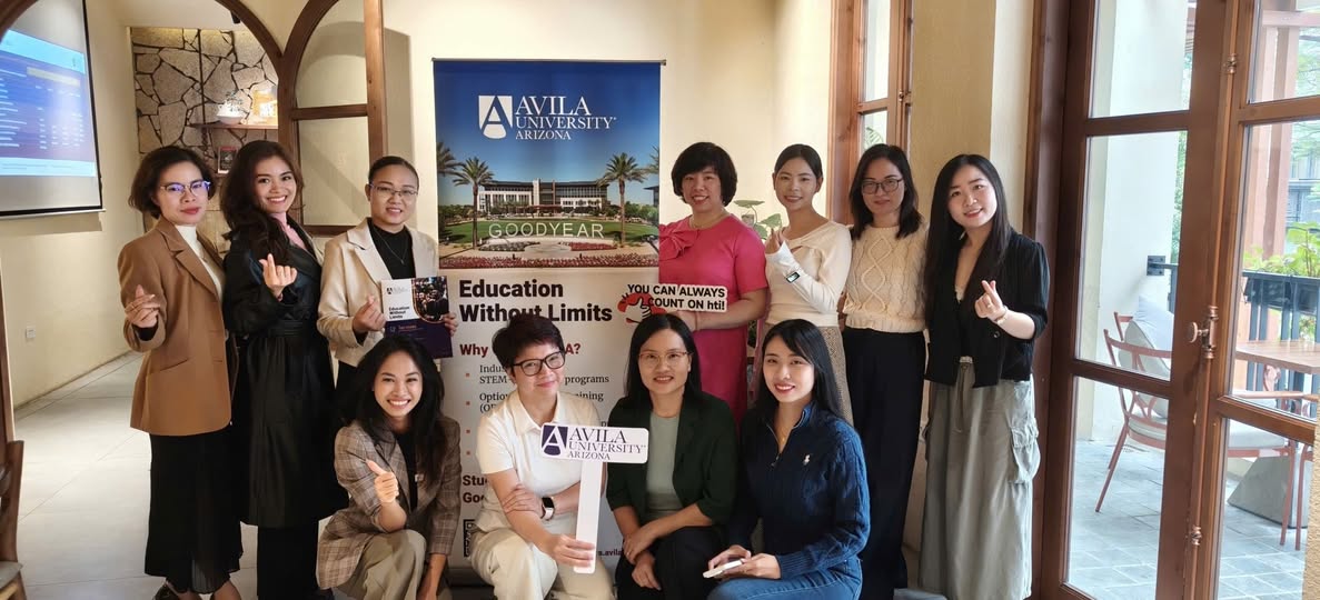 Đại diện The Kingdom Edu tham dự chương trình hội thảo