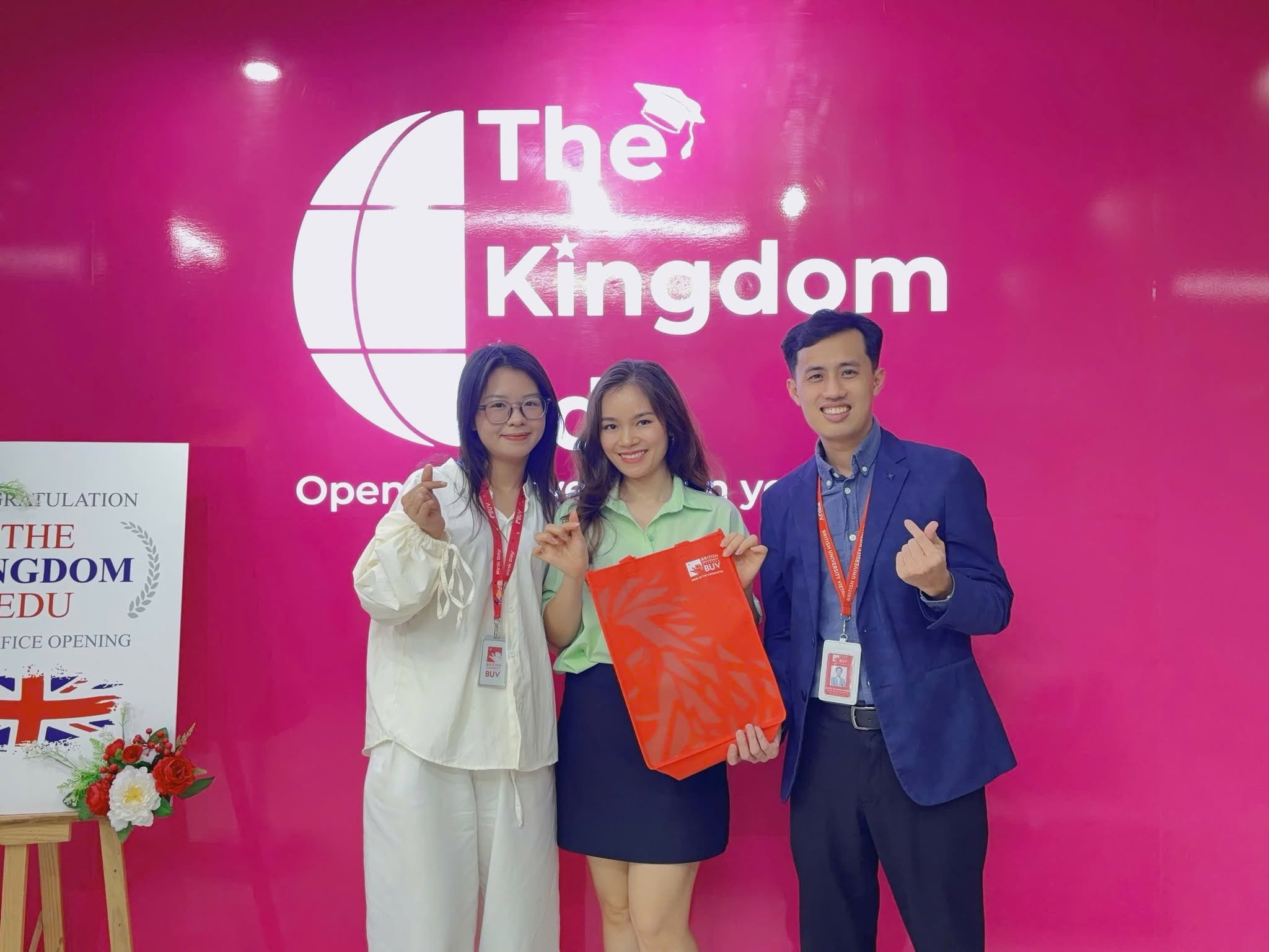Đại diện trường BUV đến thăm văn phòng The Kingdom Edu