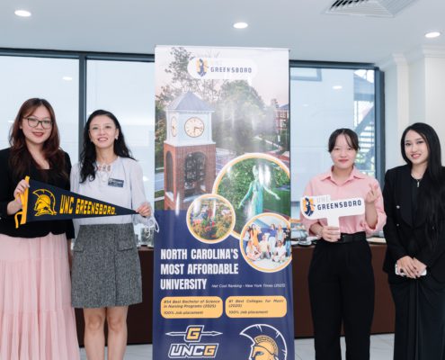 Đại diện The Kingdom Edu tham gia chương trình hội thảo