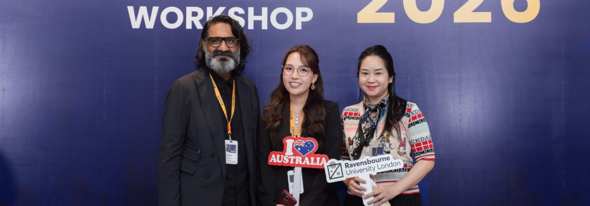 Đại diện The Kingdom Edu chụp hình cùng thầy Gurmit Matharu - Head of Department | Fashion