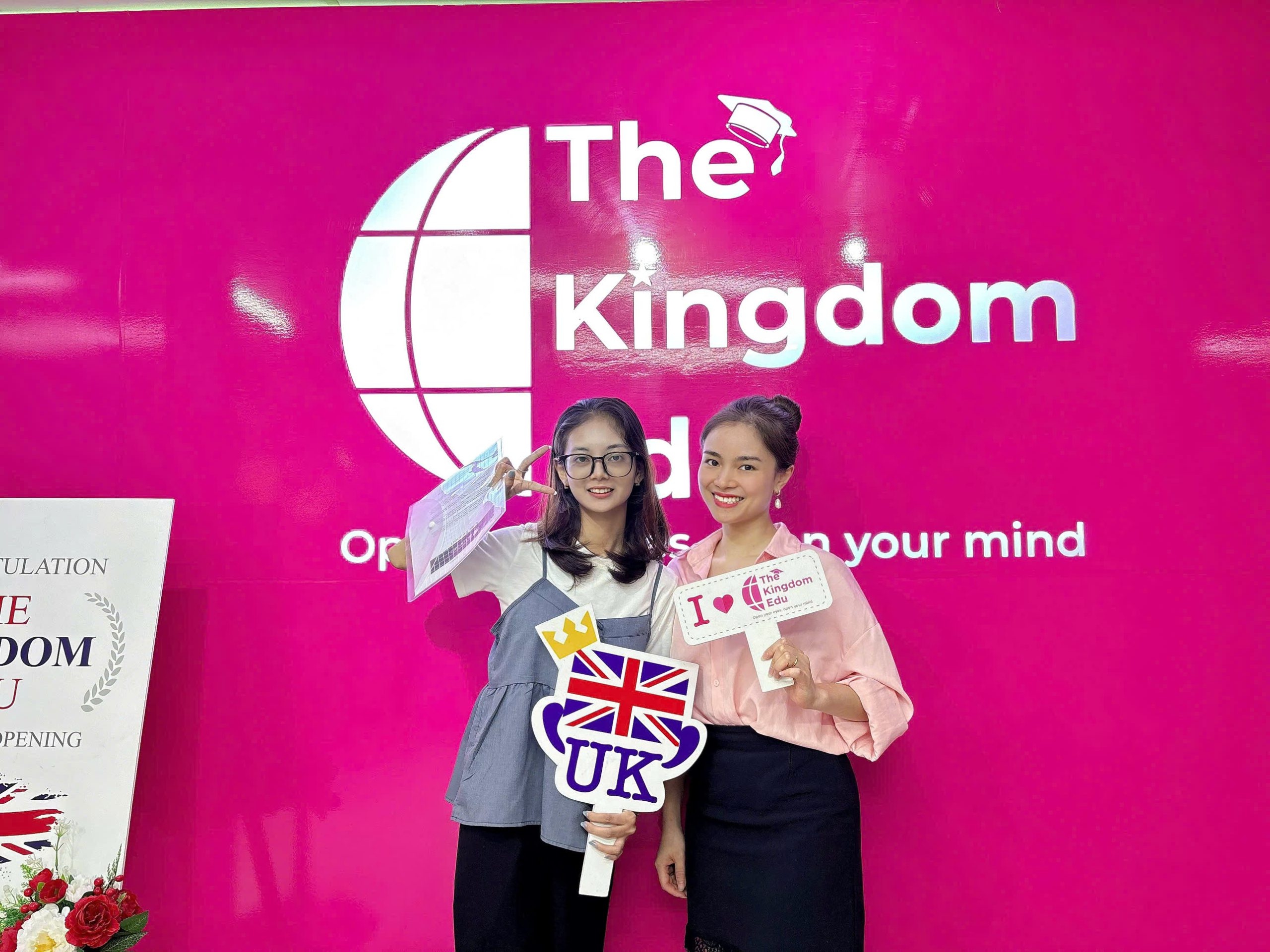 Bạn N.T.U ngày nhận visa Anh Quốc và The Kingdom hướng dẫn bạn các thủ tục xuất nhập cảnh