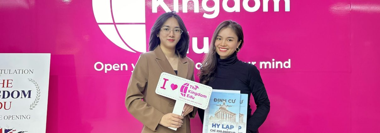 Đại diện The Kingdom đón tiếp Ms.Wendy Bùi: đại diên Goldally đến thăm văn phòng